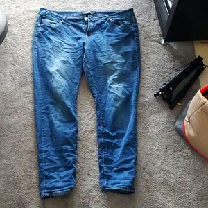 Torrid 18R skinny jeans. Distressed.